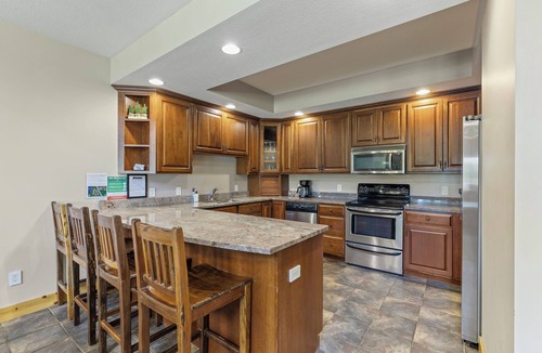 Crosslake Condo | LakeFront, Sandy Beach, Patio, Pool Table, Unit840