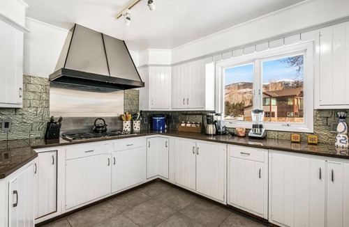 Dillon House | Lakefront/Sauna/Game Room/10 Min to Keystone/20 Min to Breck/Walk toAmphitheater