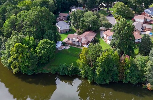 High Point House | Lakefront Screened Porch + Game Room Easy to HPU, Greensboro, Winston Salem
