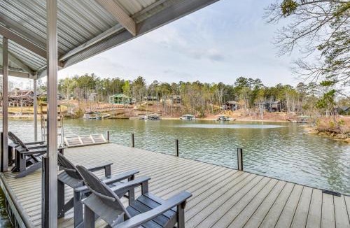 Seneca Apartment | Lakefront Seneca Vacation Rental with Shared Dock!