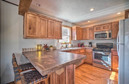 Shell Knob House | Lakefront Shell Knob Home w/Deck & Gas Grill