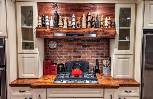 Woodstock House | Lakefront & Ski Retreat with a Private Beach