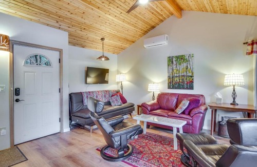 Lake Bosworth House | Lakefront Snohomish Cottage with Private Dock!