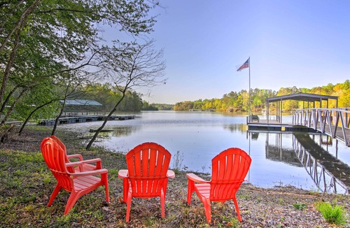Fair Play Cabin | Lakefront South Carolina Abode w/Deck & Boat Dock