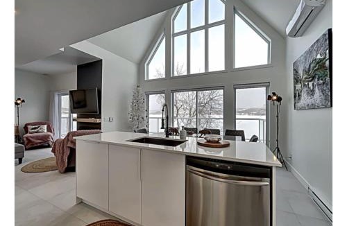 St-Ferdinand Ski Chalet | Lakefront Spa - Chez Bernard L'Hermite