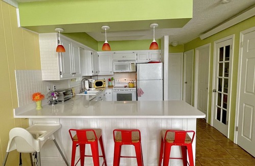 Pocono Lake House | Lakefront 🛶 Spa ♨️ Firepit 🔥 Boating 🚣‍♂️ Game Rm 🎮 Fishing 🎣 Sunsets 🌅