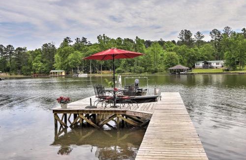 Milledgeville House | Lakefront Sparta Home: Fire Pit, Dock & Kayak