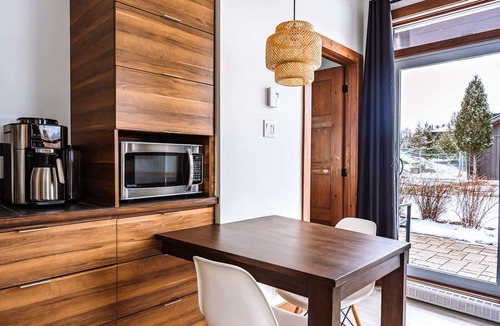 Lac Superieur Village Condo | Lakefront Studio with Resort, Mountain View