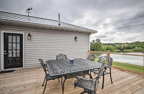 New Haven Apartment | Lakefront Studio Guest Home on Hermann Wine Trail!