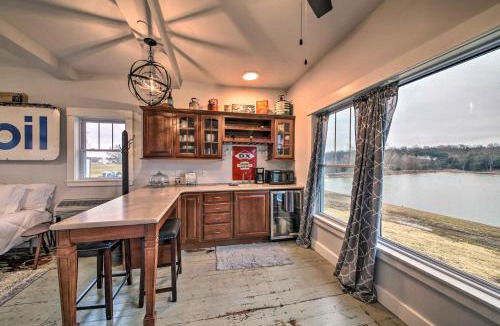 New Haven Apartment | Lakefront Studio Guest Home on Hermann Wine Trail!