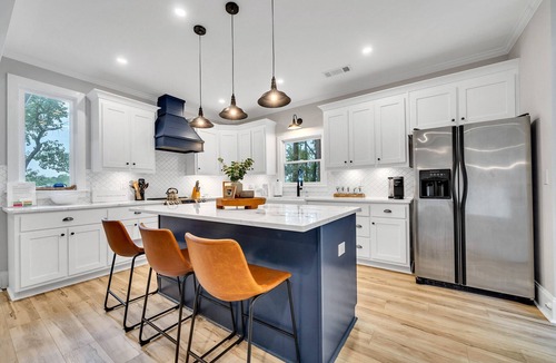 Eatonton House | Lakefront Stunner on Lake Sinclair!