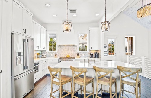 Cinnamon Shore House | Lakefront Stunner w/Outdoor & Indoor Games+Gorgeous Interiors & Amenities