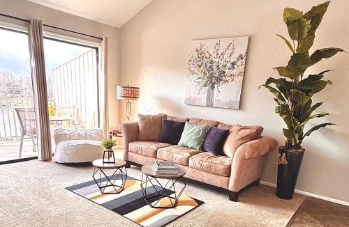 Osage Beach Apartment | Lakefront Summer Launch Private Deck Sleep 6