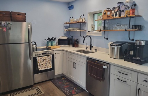 Sharon House | Lakefront Summer Stunner in New England Just 2 Hours From NYC