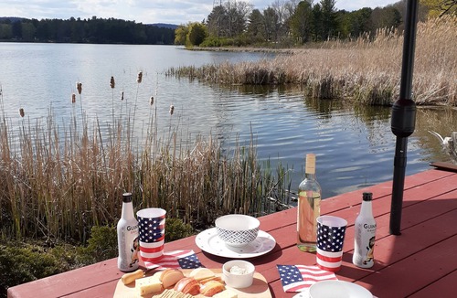 Sharon House | Lakefront Summer Stunner in New England Just 2 Hours From NYC