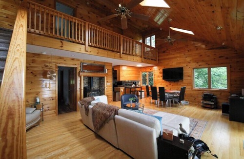 Broadalbin Cottage | Lakefront Sunrise Cottage on Galway Lake