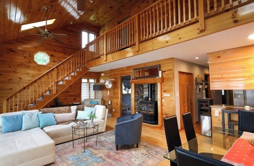 Broadalbin Cottage | Lakefront Sunrise Cottage on Galway Lake