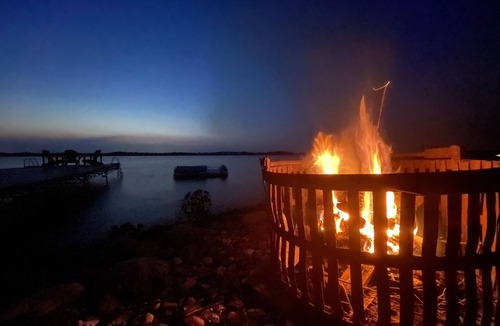 Picton Cottage | Lakefront Sunset Cottage for Family Memories - Epic Games Room - Near Sandbanks
