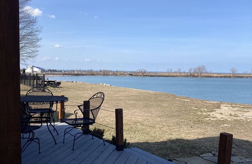 Lorain House | Lakefront Sunset Heaven.