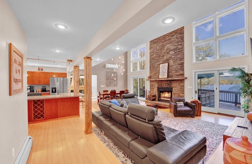 Lake Ariel House | Lakefront Sunsets, Hot Tub, Pool Table, Wet Bar, Kayaks, Canoe, Fire Pit, 2 King Beds, 75" TV