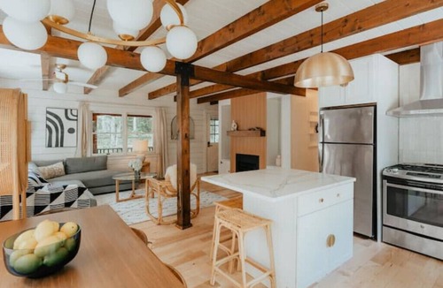 Swan Lake House | Lakefront Swan Lake Retreat Fire Pit, Deck & Cabana