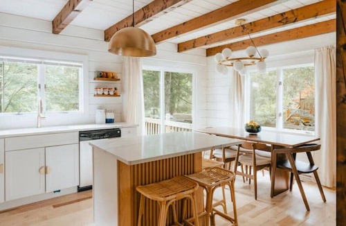 Swan Lake House | Lakefront Swan Lake Retreat Fire Pit, Deck & Cabana