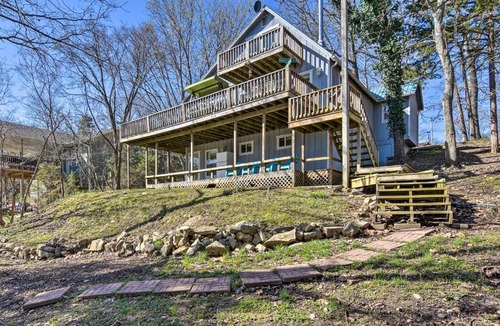 Emerald Beach House | Lakefront Table Rock Getaway w/Private Swim Dock!