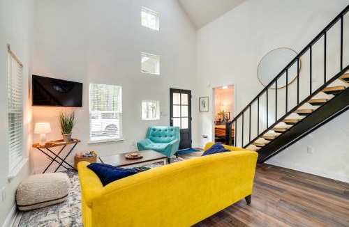 Lone Star House | Lakefront Texas Abode w/Kayaks, Fire Pit & Patio!
