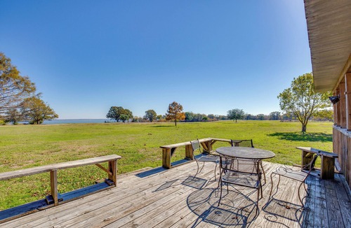 Quinlan Cabin | Lakefront Texas Gem w/Indoor Pool & Water Access