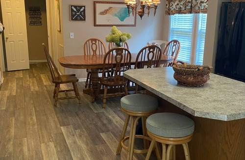 Troy House | Lakefront Tillery Getaway- Forever views of Morrow Mountain