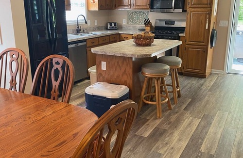 Troy House | Lakefront Tillery Getaway- Forever views of Morrow Mountain