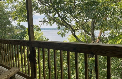 Troy House | Lakefront Tillery Getaway- Forever views of Morrow Mountain