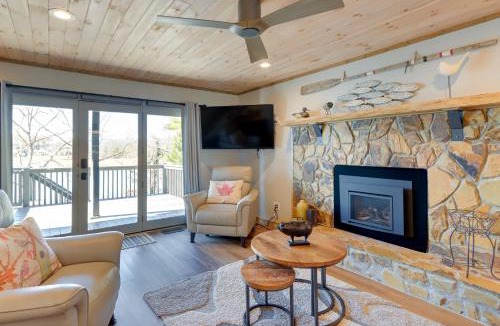 Morganton House | Lakefront Townhome w/Dock: 6 Mi to Blue Ridge!