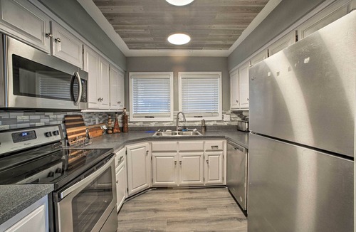 Bella Vista Apartment | Lakefront & Trailside Escape w/Private Dock +deck