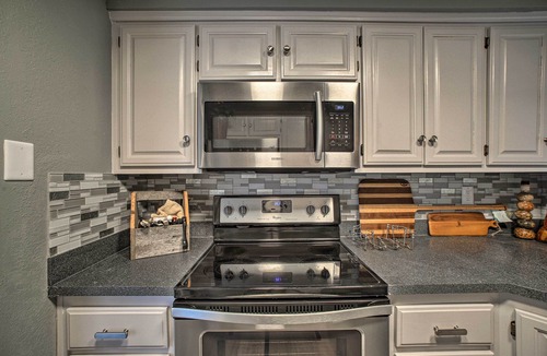 Bella Vista Apartment | Lakefront & Trailside Escape w/Private Dock +deck