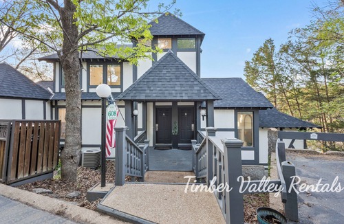 Lake of the Ozarks Apartment | Lakefront Treat - Private Suite, TV, Dining - Unit 3