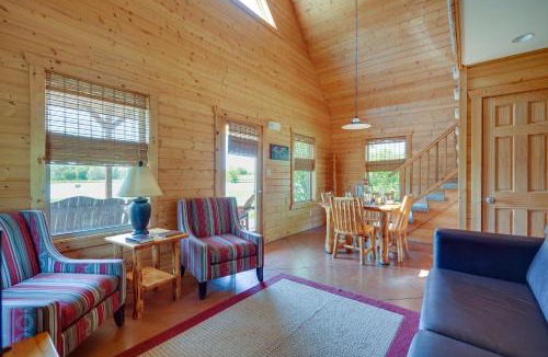 Columbia House | Lakefront Vacation Rental w/Patio & Grill!