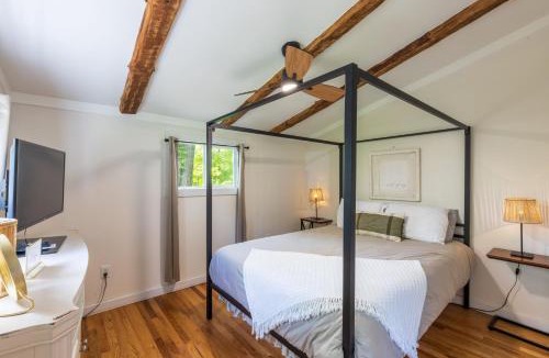 Rockbridge House | Lakefront Vibes Lake Access Hot Tub Firepit Pets