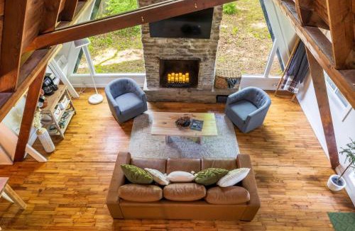 Rockbridge House | Lakefront Vibes Lake Access Hot Tub Firepit Pets