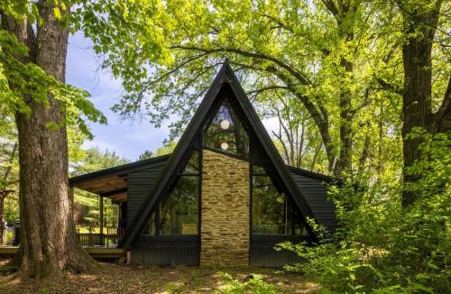 Rockbridge House | Lakefront Vibes Lake Access Hot Tub Firepit Pets