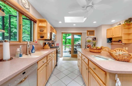 Lake Ariel House | Lakefront + Views + 5 Bdrm + Outdoor Kitchen