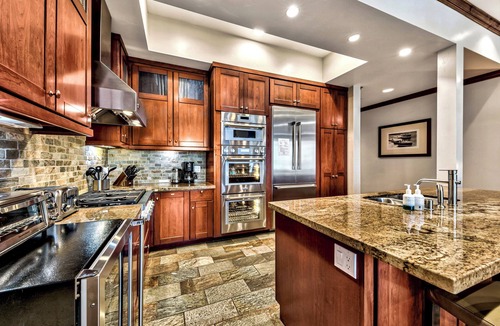 Sierra Shores Condo | Lakefront Villa w/luxury ammenities near Heavenly | SS5