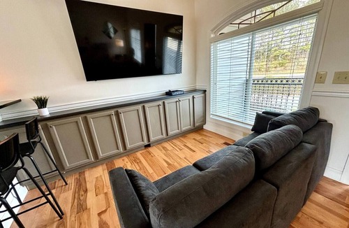 Wedowee Villa | Lakefront Villa 1 Dock Access