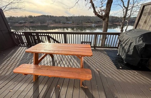 Wedowee House | Lakefront Villa 2/Dock Access