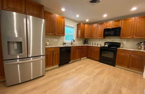 Mongaup Valley House | Lakefront Villa! Sleeps 14, Hot tub, boats!