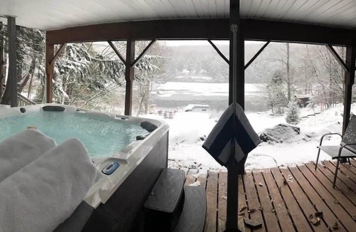 Mongaup Valley House | Lakefront Villa! Sleeps 14, Hot tub, boats!