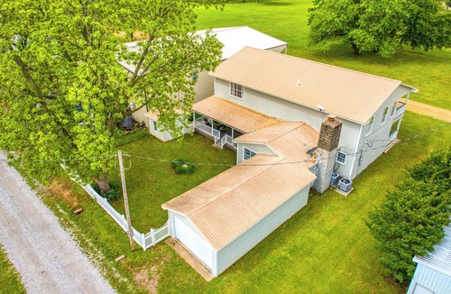 Kingston House | Lakefront w/4 kings, 2 queens, 2 twins + Game Rm