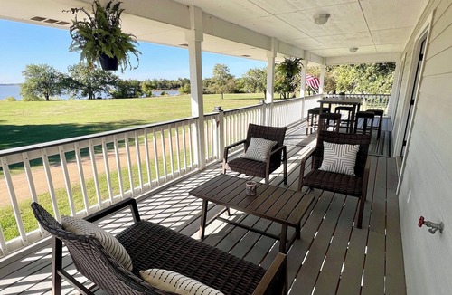 Kingston House | Lakefront w/4 kings, 2 queens, 2 twins + Game Rm