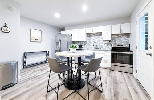 Bella Vista House | Lakefront w/Hot Tub/Dock/2 Min to OZ Trails Bike Park/Backyard Trail Access