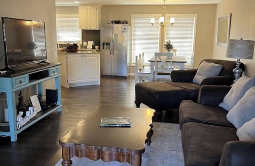 Hot Springs Village House | Lakefront with kayaks and private dock. Pet friendly, nearby dog park